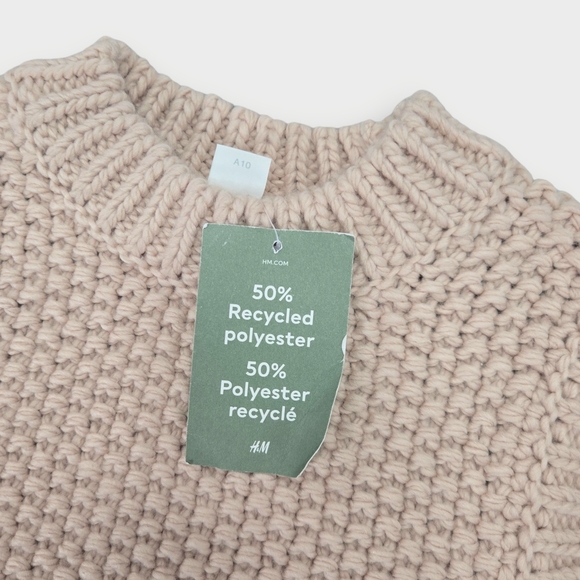 H&M Cream Sleeveless Knit Sweater Vest NWT Womens XS Sold Out Recycled Polyester - Picture 2 of 9